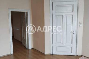 Ενοίκιο - Γραφείο σε Център,  Варна