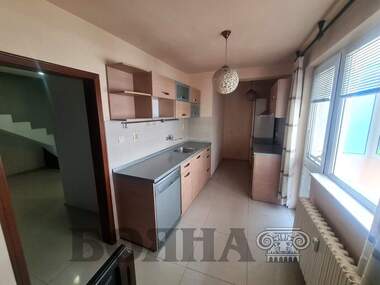 Vânzare - Apartament în Văzrajdane,  Ruse