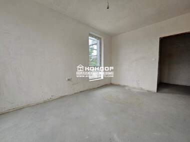 Vânzare - Apartament în Ostromila,  Plovdiv