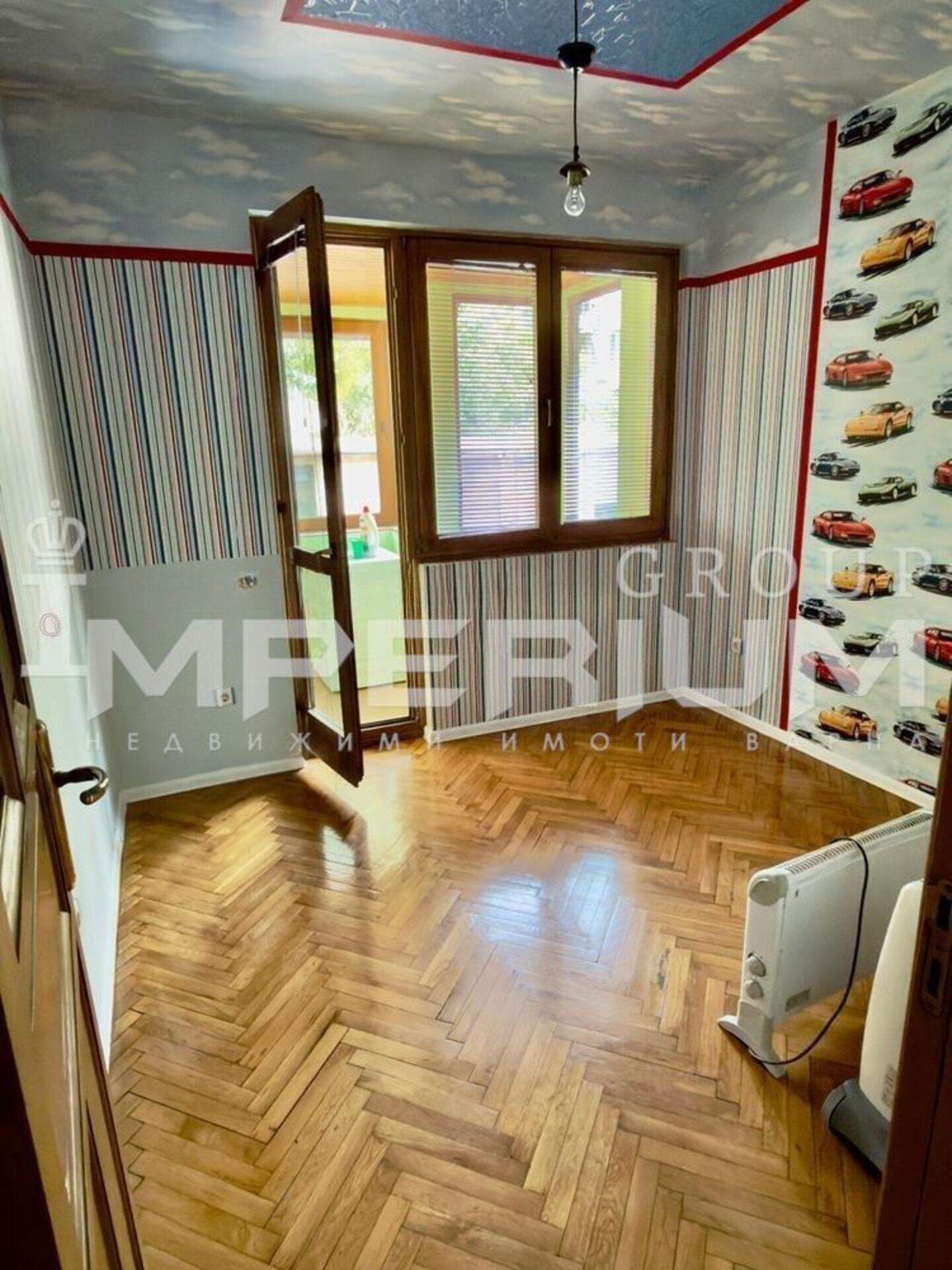 Тристаен Апартамент в Център, Варна – снимка 9