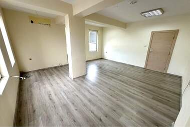 For rent - Office in Targovia na edro,  Ruse