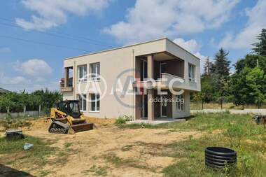 For sale - House in Borovec - Iug,  Varna