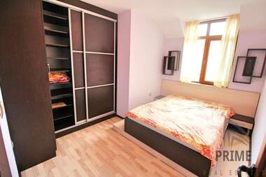 Închiriere - Apartament în Văzrajdane,  Burgas