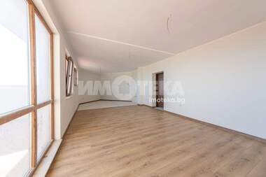 Продажба - Апартамент във Виница,  Варна