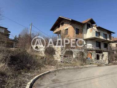 For sale - House in Bankia,  Sofia