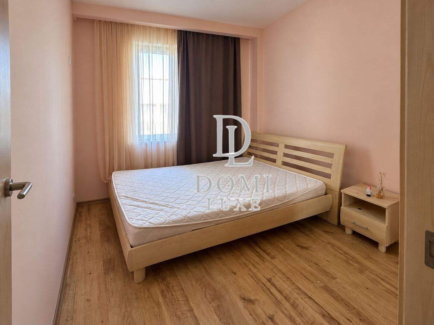 Тристаен Апартамент в Център, Варна – снимка 5