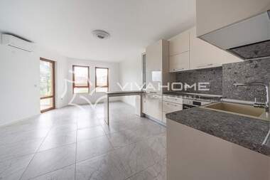 Продажба - Апартамент в Траката,  Варна