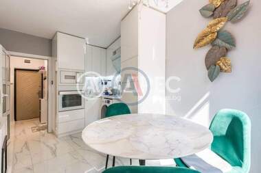 Vânzare - Apartament în Center,  Varna