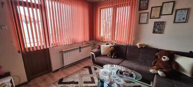 Vânzare - Etaj din casă în Dobrovski,  Razgrad