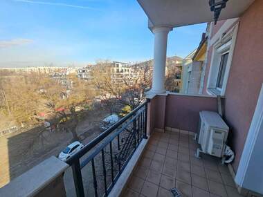 Miete - Wohnung in Mladejki halm,  Plowdiw