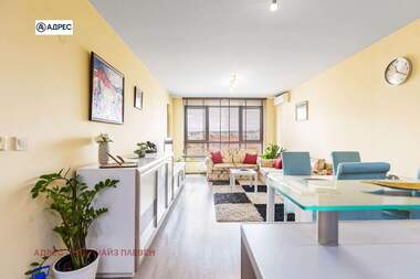 Închiriere - Apartament în Ideal City Center,  Pleven