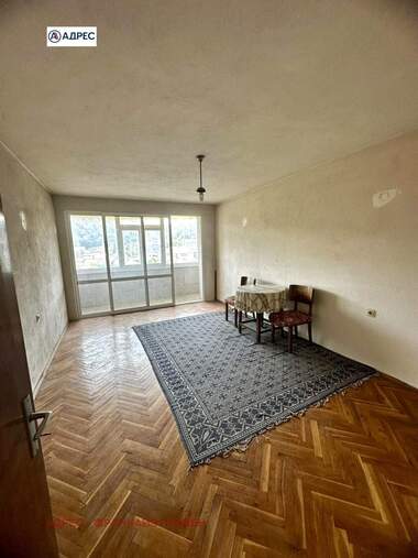 Verkauf - Wohnung in Troian,  Lowetsch