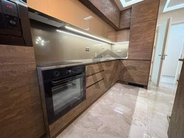 Vânzare - Apartament în Kărșiaka,  Plovdiv