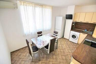 Miete - Wohnung in Zentar,  Burgas