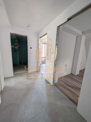 Vânzare - Apartament în Vinița,  Varna