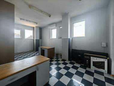 For rent - Office/Store/Storage/Beauty saloon in Drujba 3,  Ruse