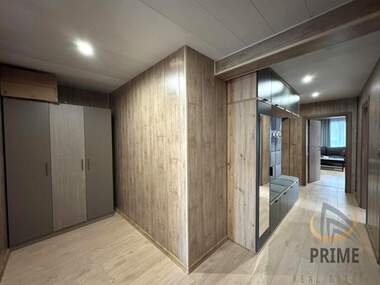 Închiriere - Apartament în Lazur,  Burgas