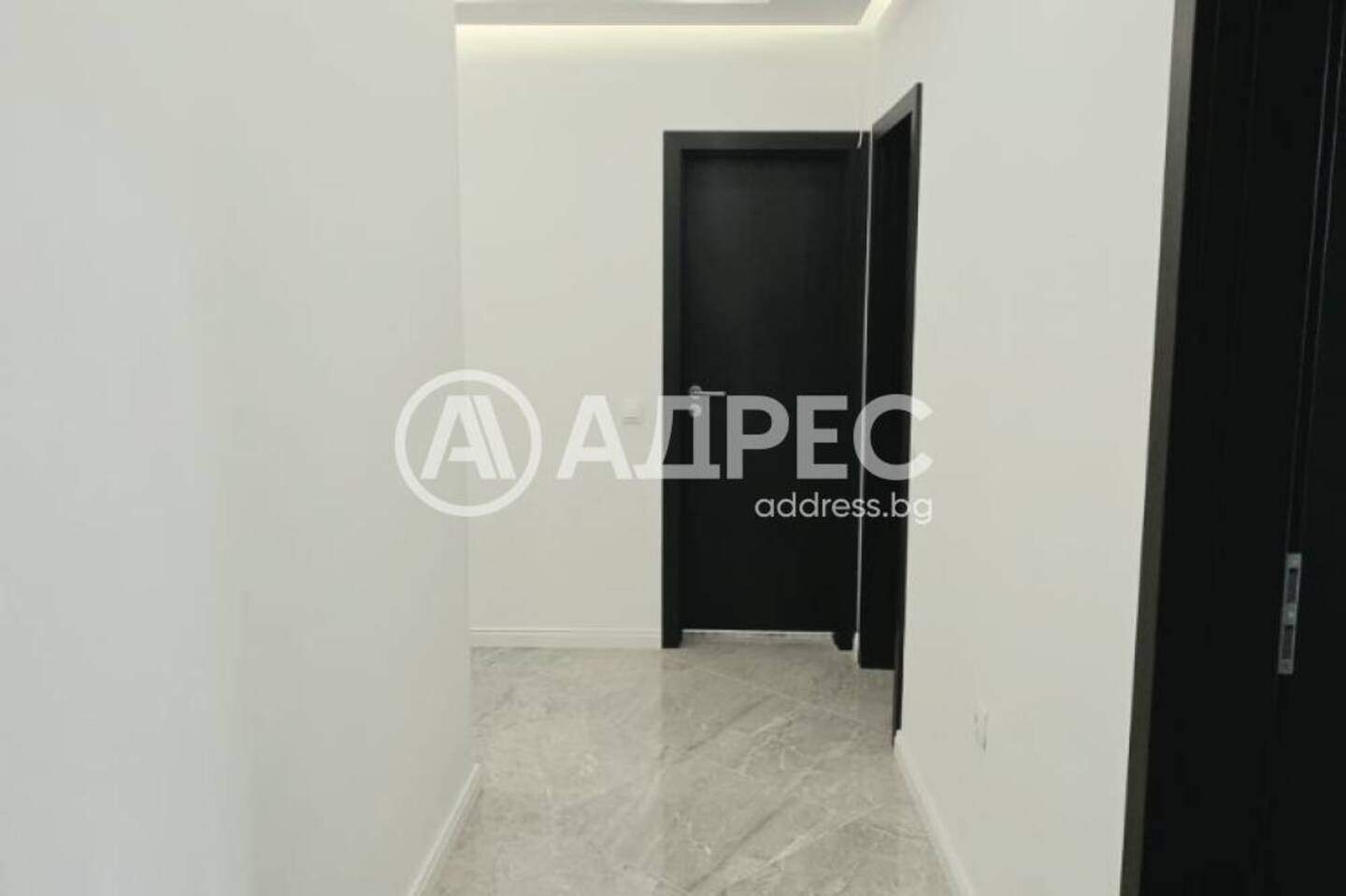 Dreizimmer Wohnung in Manastirski liwadi-Iztok, Sofia – Foto 8