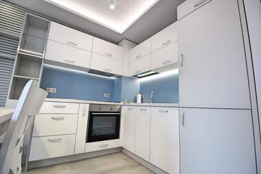 Închiriere - Apartament în Văzrajdane,  Burgas