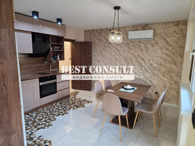 Închiriere - Apartament în Center,  Ruse