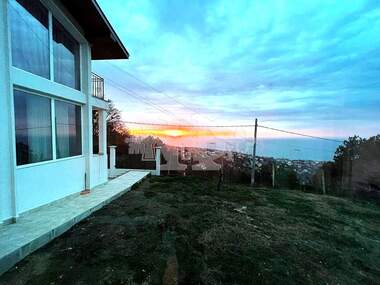For sale - House in Akchelar,  Varna