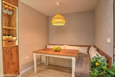 Vânzare - Apartament în Zdraveț Iztok,  Ruse