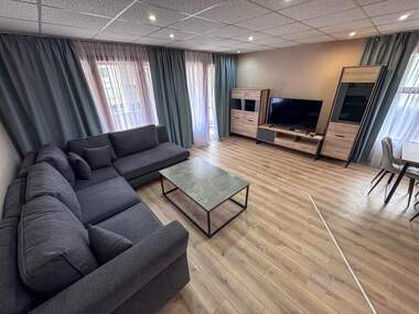 Închiriere - Apartament în Lazur,  Burgas