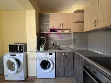 Închiriere - Apartament în Vladislavovo,  Varna