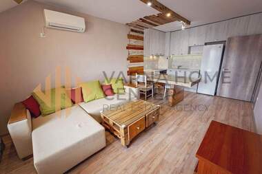 Închiriere - Apartament în Levski,  Varna