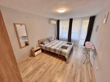 Închiriere - Apartament în Lazur,  Burgas