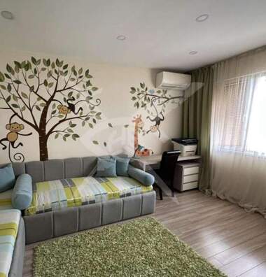 Închiriere - Apartament în Karlovo,  Plovdiv