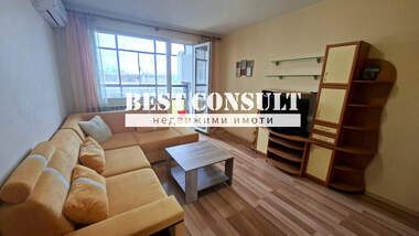 Închiriere - Apartament în Center,  Ruse