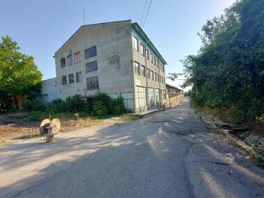 For sale - Building in Promishlena zona,  Targovishte
