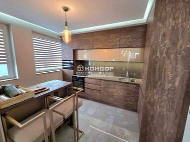 Vânzare - Apartament în Kărșiaka,  Plovdiv