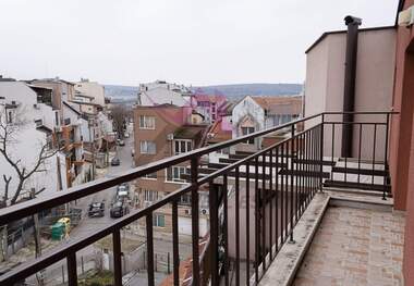 Наем - Апартамент в Колхозен пазар,  Варна