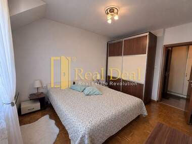 Închiriere - Apartament în Zona B-18,  Sofia