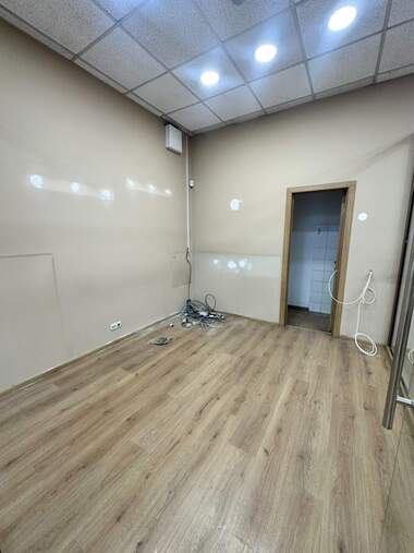 Închiriere - Birou/Magazin/Depozit/Salon de frumusețe/Restaurant/Cabinet de stomatologie în Center,  Plovdiv