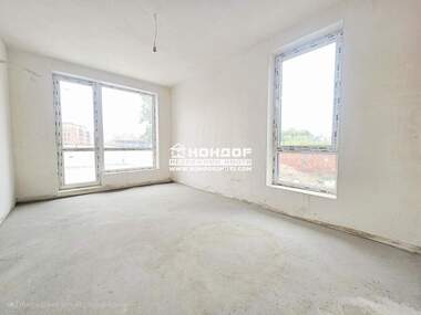 Vânzare - Apartament în Ostromila,  Plovdiv