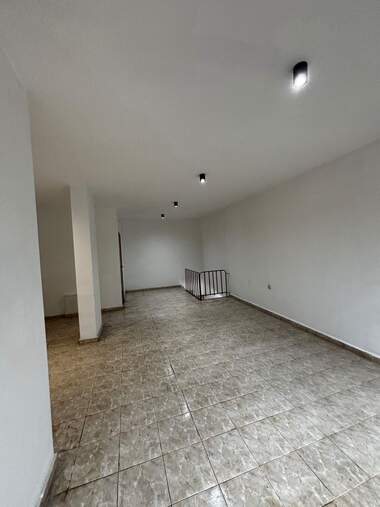 Verkauf - Laden/Büro/Schönheitssalon/Zahnarztbüro in Center,  Sovia