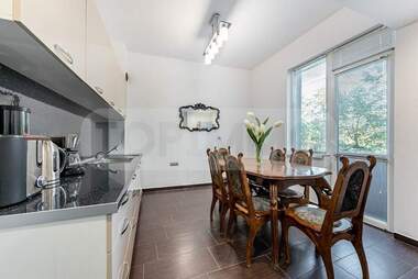 Închiriere - Apartament în Center,  Varna