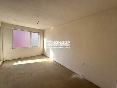 Vânzare - Apartament în Hristo Smirnenski,  Plovdiv