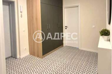 Închiriere - Apartament în Center,  Sofia