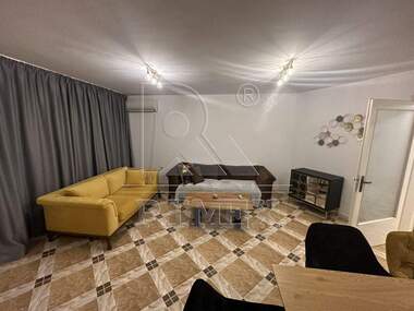 For rent - Apartment in Mladejki halm,  Plovdiv