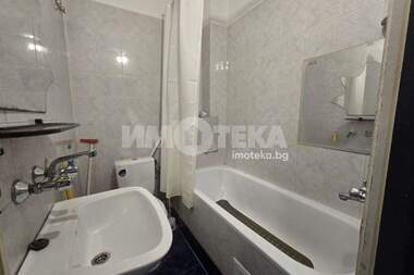 Închiriere - Apartament în Zona B-18,  Sofia