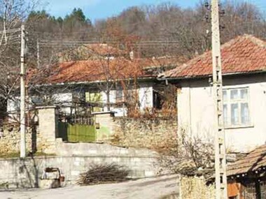 olarak köy Gostilica, bölge Gabrovo için satılık Emlak