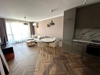 Miete - Wohnung in Mladejki halm,  Plowdiw