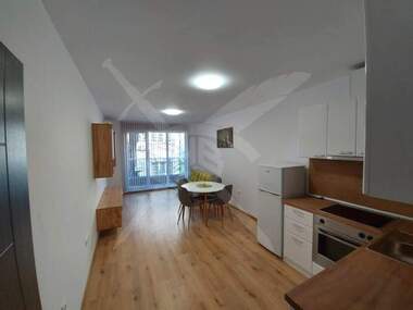 Închiriere - Apartament în Center,  Varna