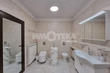Продажба - Къща в Оборище,  София