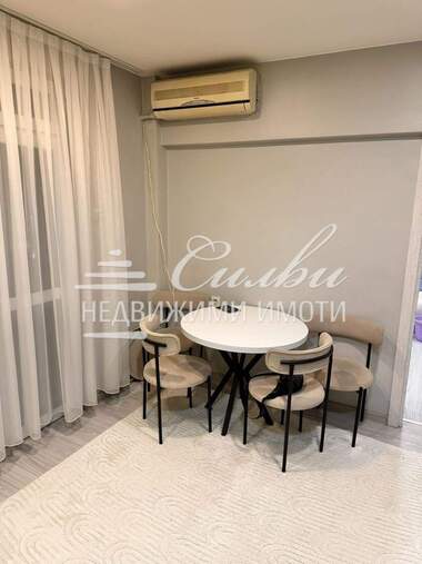 Vânzare - Apartament în Center,  Șumen