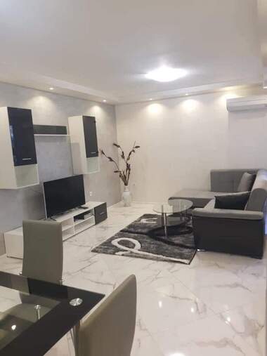Închiriere - Apartament în Mladejki hălm,  Plovdiv